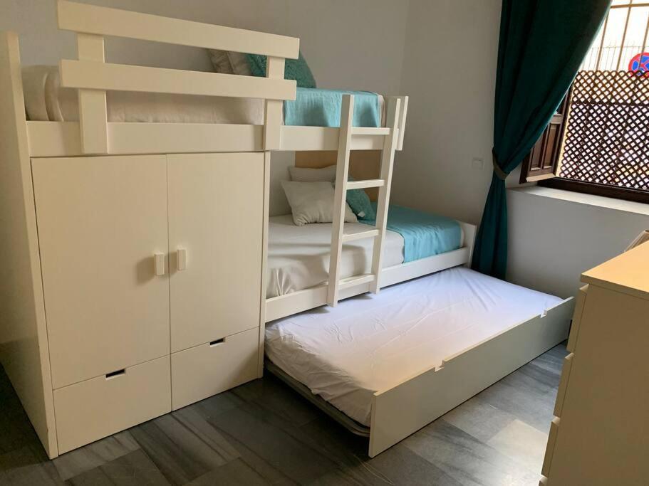 Beautiful Silent Apartment Private Parking Sevilla Eksteriør billede