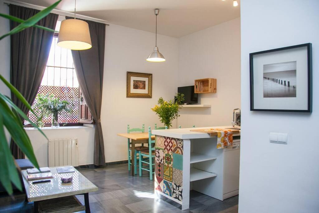 Beautiful Silent Apartment Private Parking Sevilla Eksteriør billede